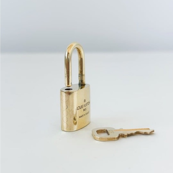 Authentic LV Key and Lock - Picture 5 of 6